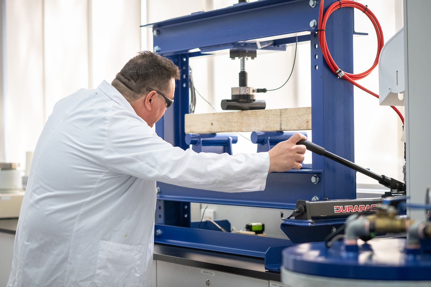 The upgraded lab is equipped with state-of-the-art technologies, allowing Henkel to test and tailor products to the requirements of customers in key growth sectors in Australia and New Zealand, namely food and beverage, packaging, engineered wood and general manufacturing and maintenance.