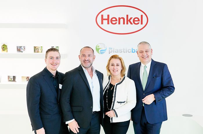 

Henkel has become the first major global fast-moving consumer goods company to partner with the Plastic Bank. At the presentation of the partnership (from left): Shaun Frankson and David Katz, Founder of the Plastic Bank, Marie-Ève Schröder, Corporate Senior Vice President International Marketing in Henkel’s Beauty Care business unit and Thomas Müller-Kirschbaum, Head of Global Research and Development in Henkel’s Laundry & Home Care business unit.